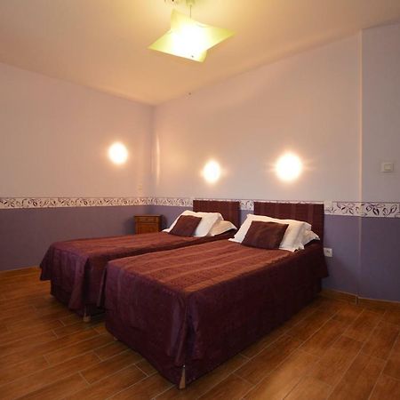 Bed and Breakfast La Roche Saint-Etienne-en-Cogles Exterior foto