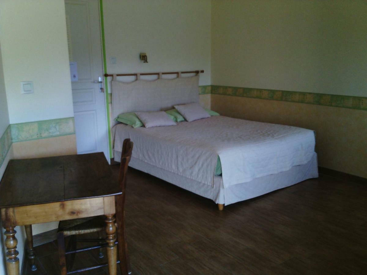 Bed and Breakfast La Roche Saint-Etienne-en-Cogles Exterior foto