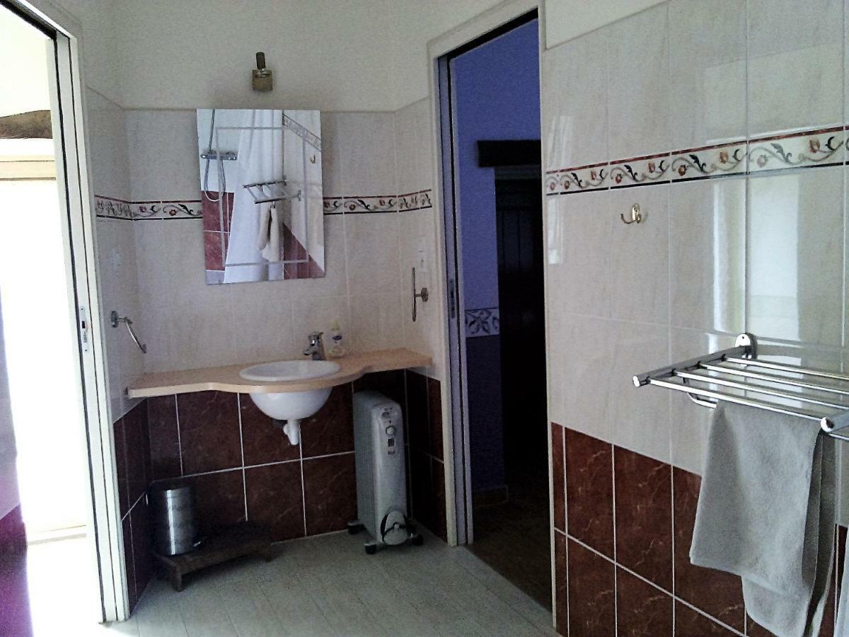 Bed and Breakfast La Roche Saint-Etienne-en-Cogles Exterior foto