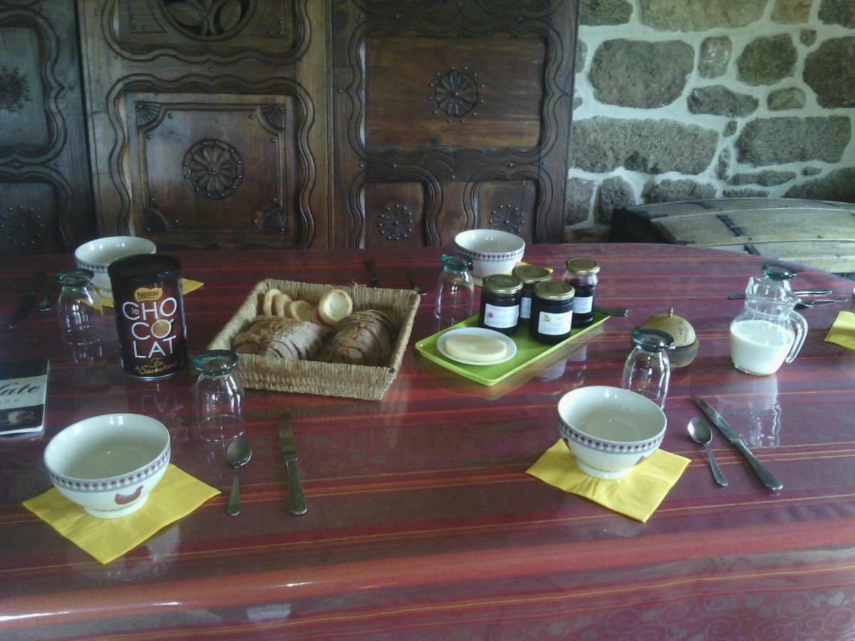 Bed and Breakfast La Roche Saint-Etienne-en-Cogles Exterior foto