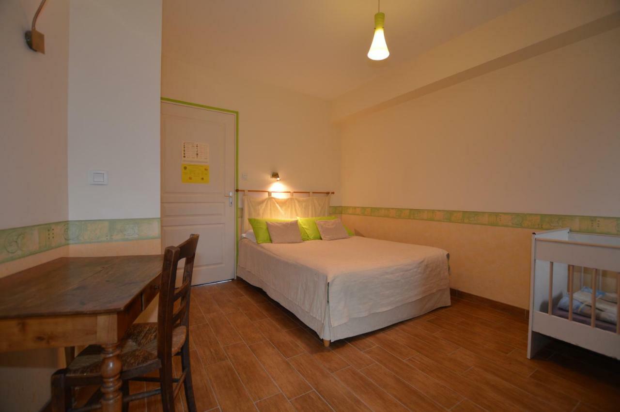 Bed and Breakfast La Roche Saint-Etienne-en-Cogles Exterior foto